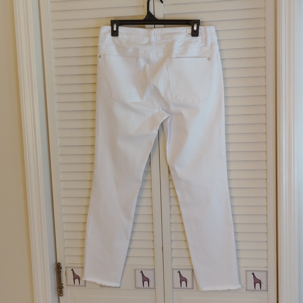 EUC**Judy Blue White Straight Leg Jeans - Picture 2 of 5